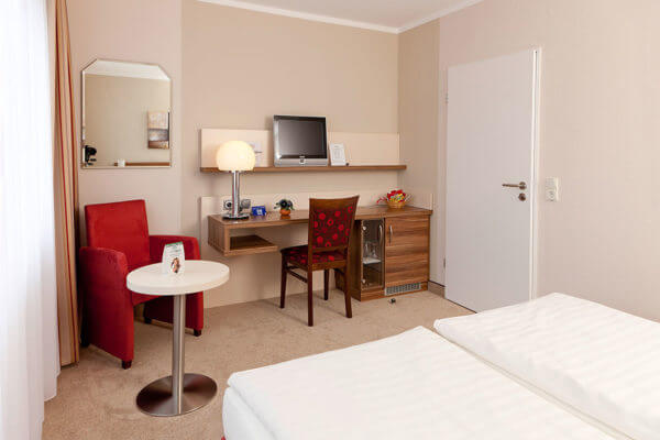 business-kategorie-schreibtisch - Hotel Bavaria Oldenburg