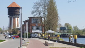 Wasserturm und Eisenbahnbrücke an der Hunte Oldenburg